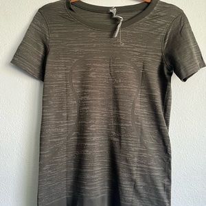 Green lulu swiftly shirt🍋